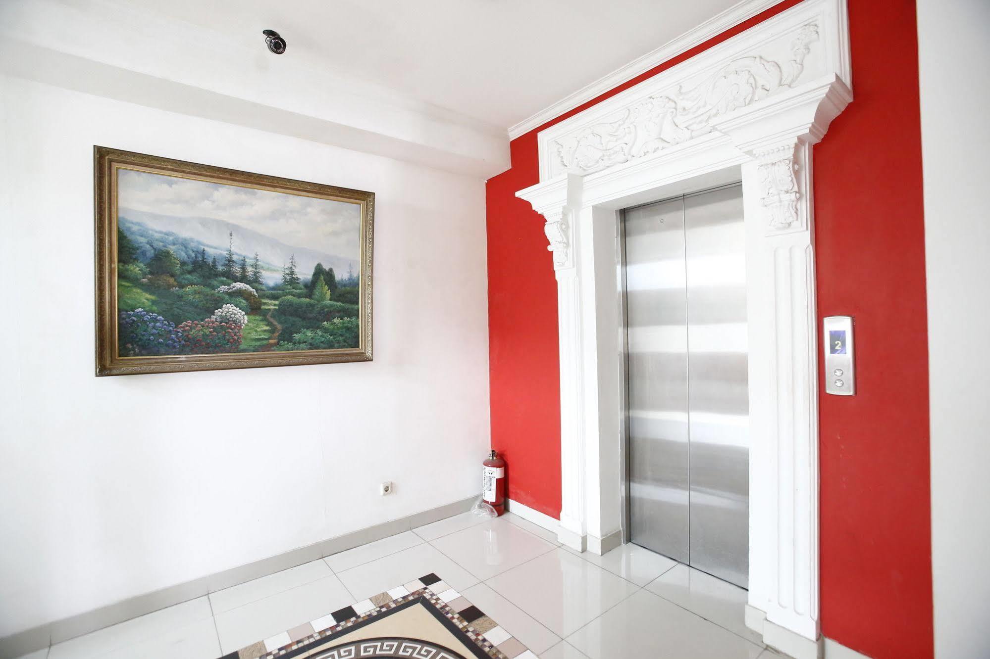 Reddoorz Plus @ Guntur Raya Setiabudi Τζακάρτα Εξωτερικό φωτογραφία